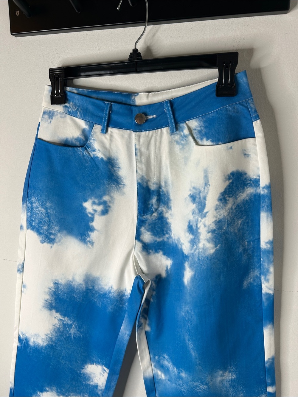 Fun cloud printed pants - Picture 2 of 5